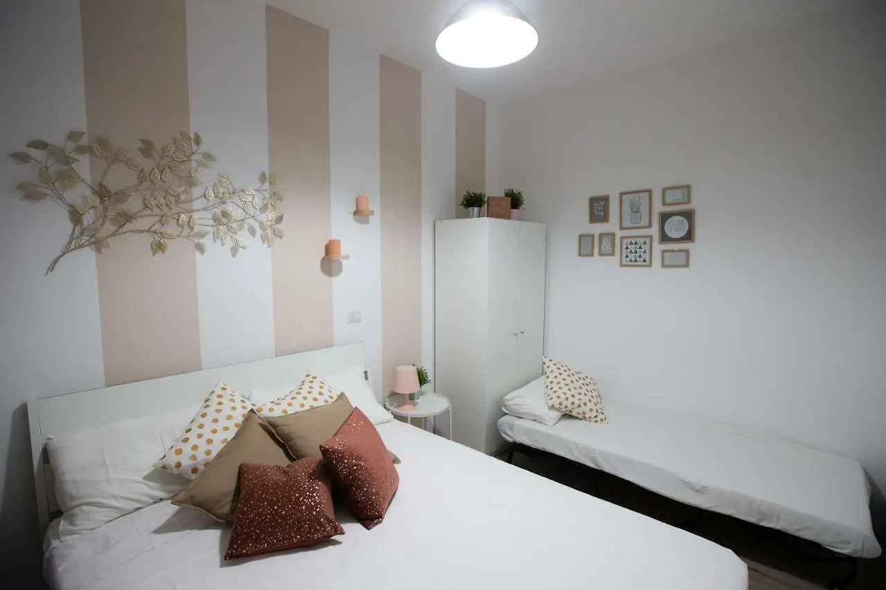 Apartment via Treviso 6 Milano